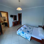 Studios&apartments Thomas *